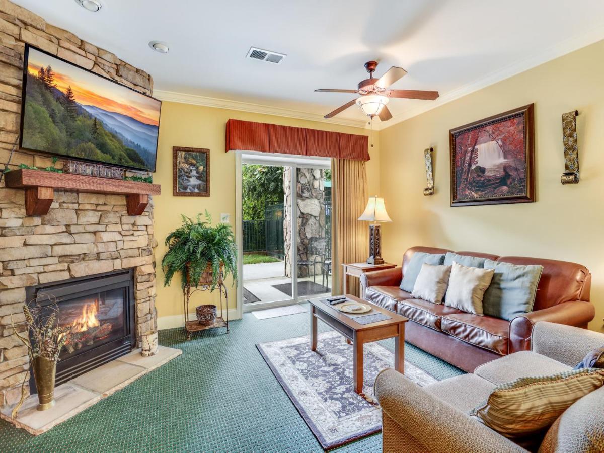 Downtown Delight, 2 Bedrooms, Pool, Hot Tub, Sleeps 6 Gatlinburg Exteriér fotografie