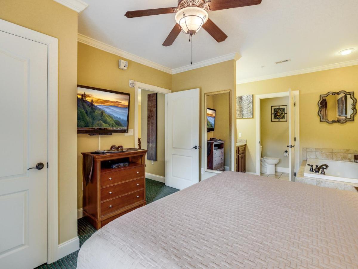 Downtown Delight, 2 Bedrooms, Pool, Hot Tub, Sleeps 6 Gatlinburg Exteriér fotografie